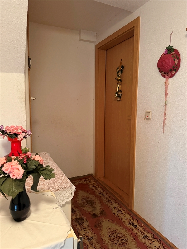 9 - Wohnungseingang 1. OG. Zweifamilienhaus Schleusingen