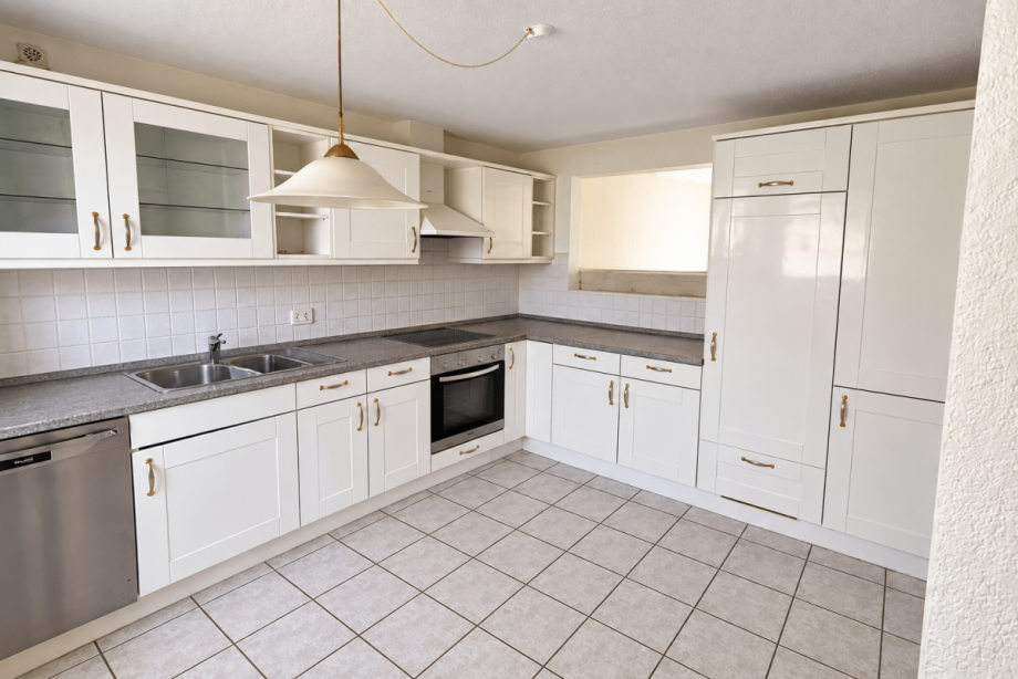 4 - Helle K�chenzeile Reihenmittelhaus Goldbach