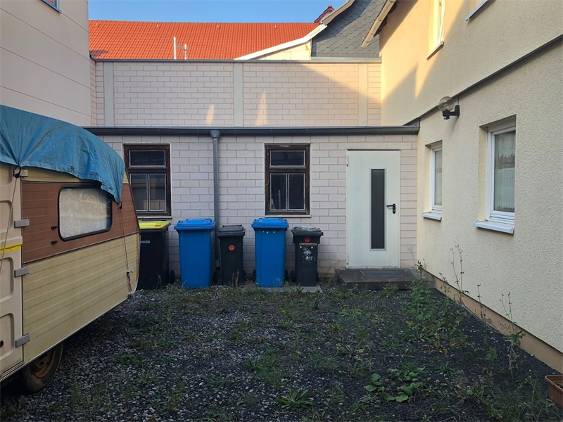 7 - Bild Hof Zweifamilienhaus Schleusingen