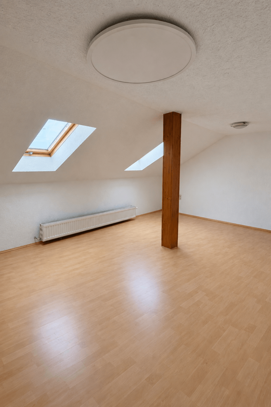 18 - Gro�er Dachgescho�raum - Ansicht 2 Reihenmittelhaus Goldbach