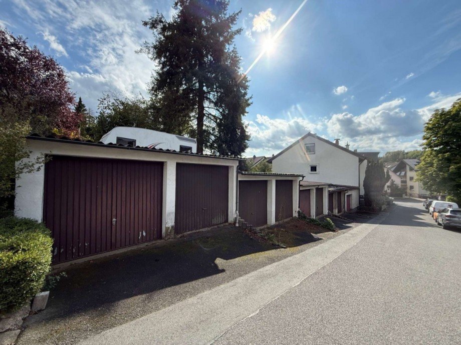 25 - Zugeh�rige Einzelgarage Reihenmittelhaus Goldbach