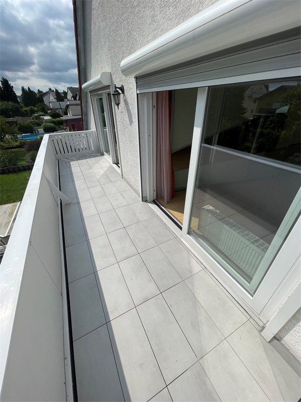 18 - Balkon Dachgeschosswohnung Gro�-Zimmern