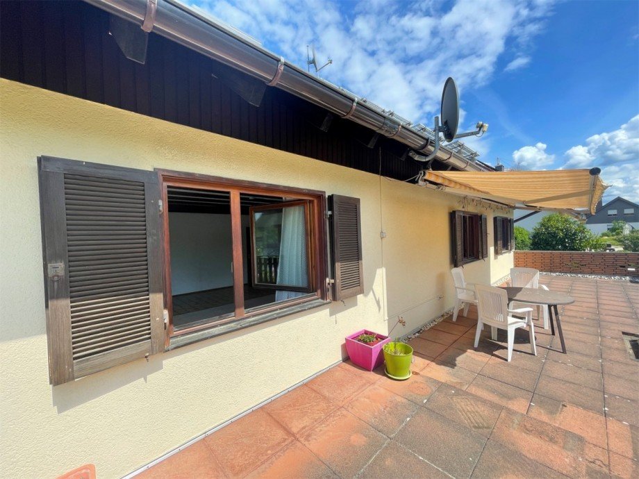 5 - Terasse Seitenansicht Etagenwohnung Krombach