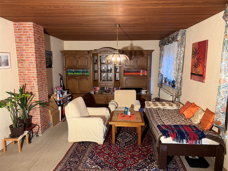 7 - Gro�es Wohnzimmer im EG Einfamilienhaus Neu-Anspach