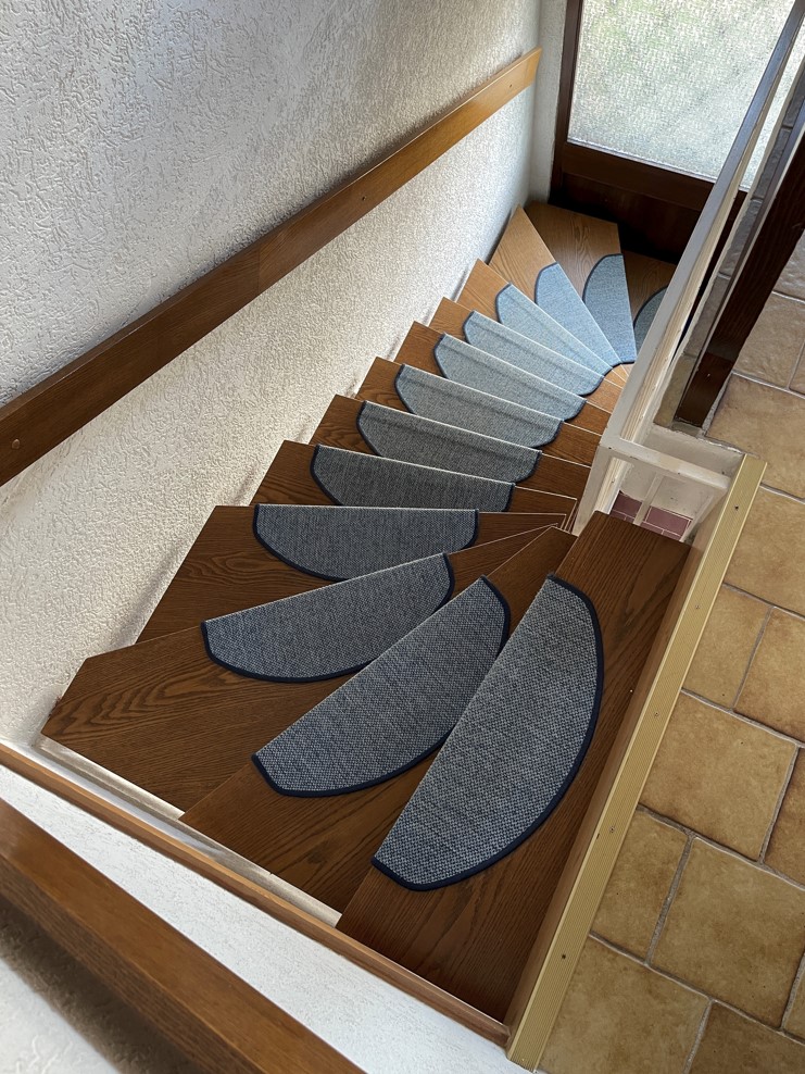 6 - Treppenhaus Etagenwohnung Krombach