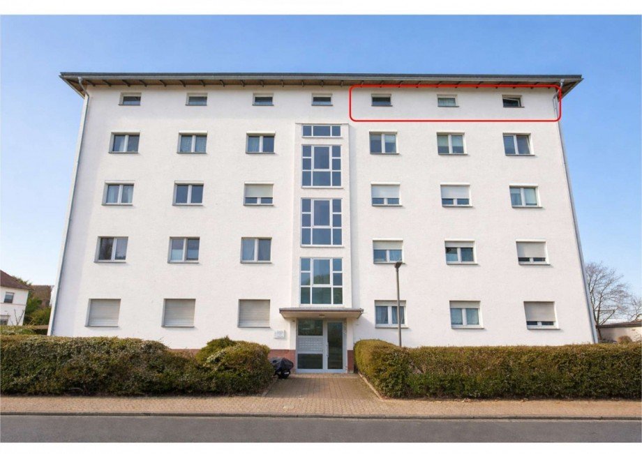 3 - Wohnhaus - Frontansicht Dachgeschosswohnung Bensheim