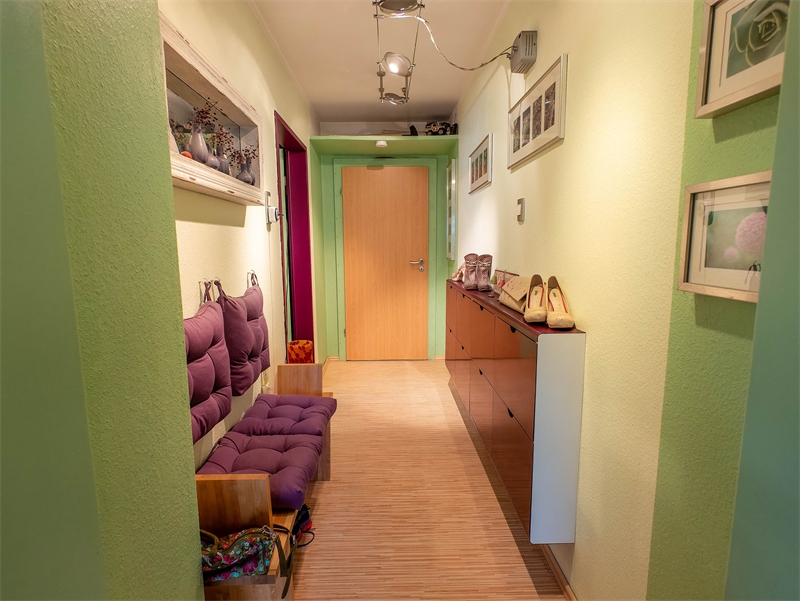 7 - Flur EG Mehrfamilienhaus Ro�dorf