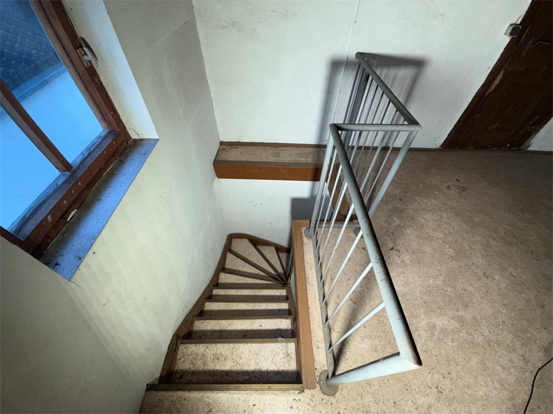 11 - Abgang Treppe vom Dachges Zweifamilienhaus Schleusingen