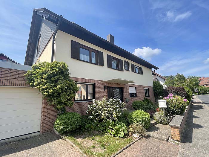 2- Hausansicht - Front 2 Etagenwohnung Krombach