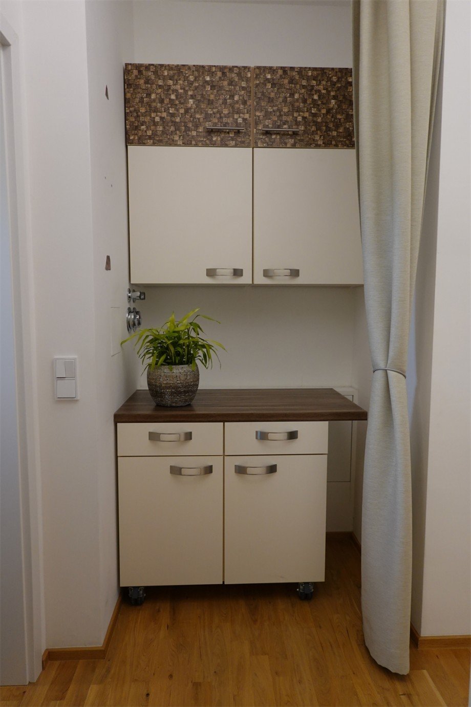 Niesche mit Wandschr�nken Penthousewohnung Gro�-Zimmern