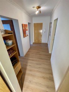 1 - Flur mit Blick in Richtung Gut geschnittene 3-Zimmer-Erdgeschoss-Eigentumswohnung in Ober-Ramstadt, zu verkaufen