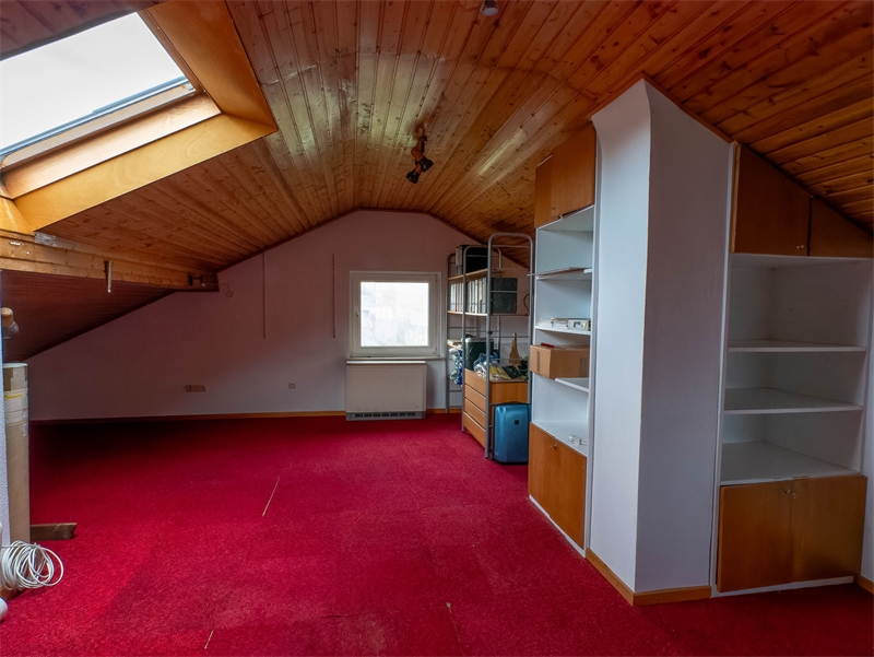 29 - Dachgeschoss Mehrfamilienhaus Ro�dorf