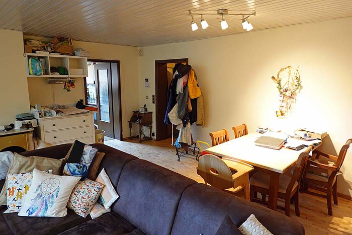 Wohnzimmer in Richtung K�che u Etagenwohnung Krombach