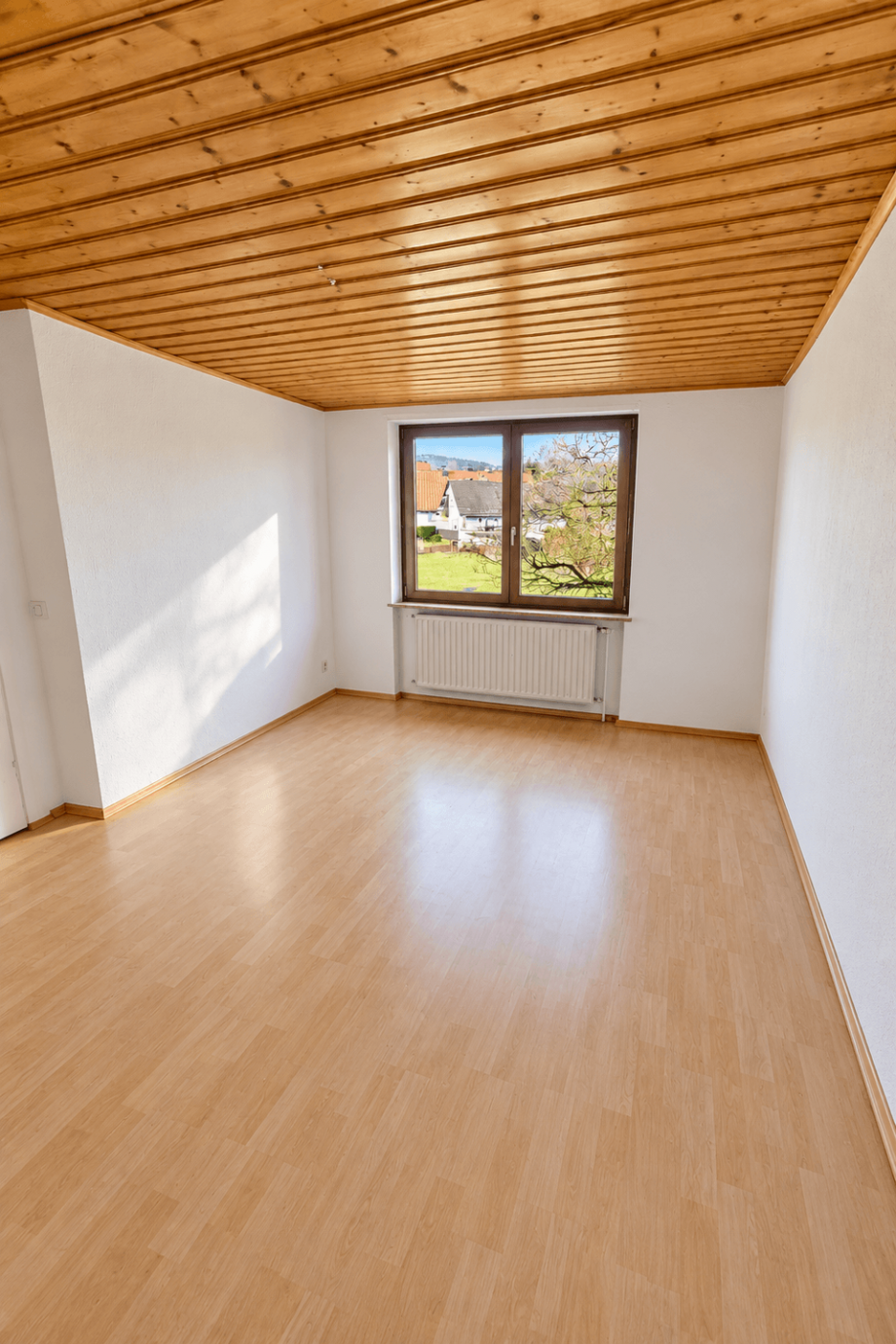 11 - Raum in OG Reihenmittelhaus Goldbach