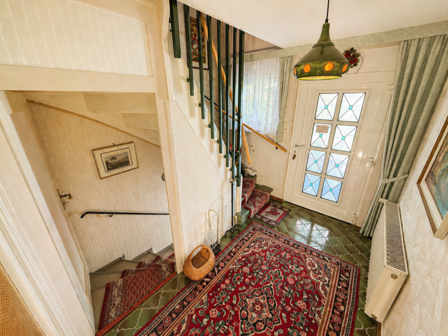 1.10 - Hausflur mit Hauseingangst�re Zweifamilienhaus R�dermark