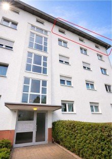 4 - Wohnhaus - Haupteingang Gro�z�gige Dachgeschosswohnung mit Panoramablick, in Bensheim-Auerbach