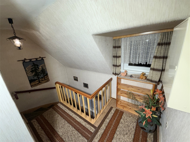 12 - Flur im OG Einfamilienhaus Neu-Anspach
