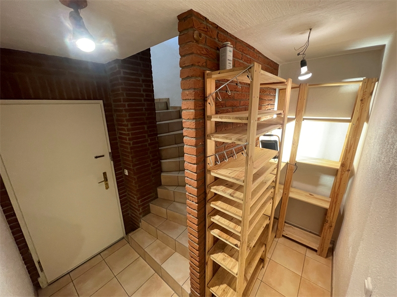 5 - Wohnungseingangst�re mit F Dachgeschosswohnung Gro�-Zimmern