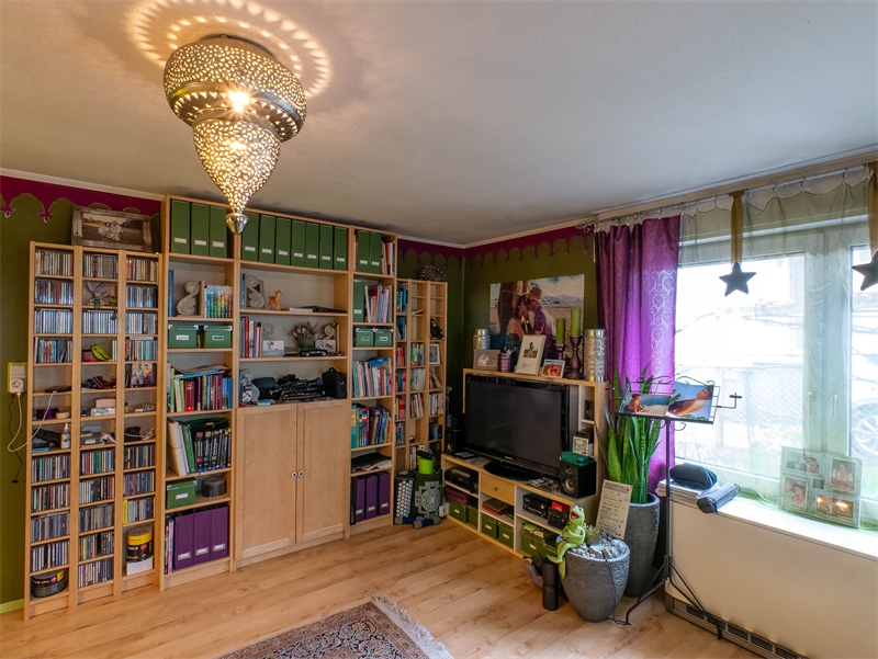 12 - Wohnzimmer 2 EG Mehrfamilienhaus Ro�dorf